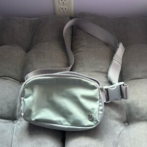 Lululemon Everywhere Belt Bag 1L